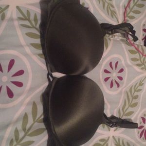 Victoria's Secret bombshell plunge